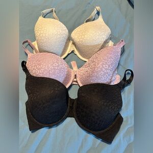 Victoria Secret bra Bundle (3) in Size 34DD